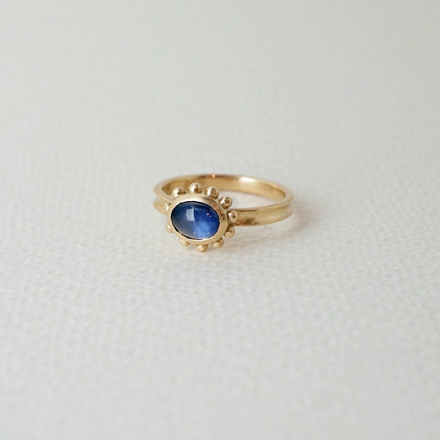 Nova ring with Sapphire