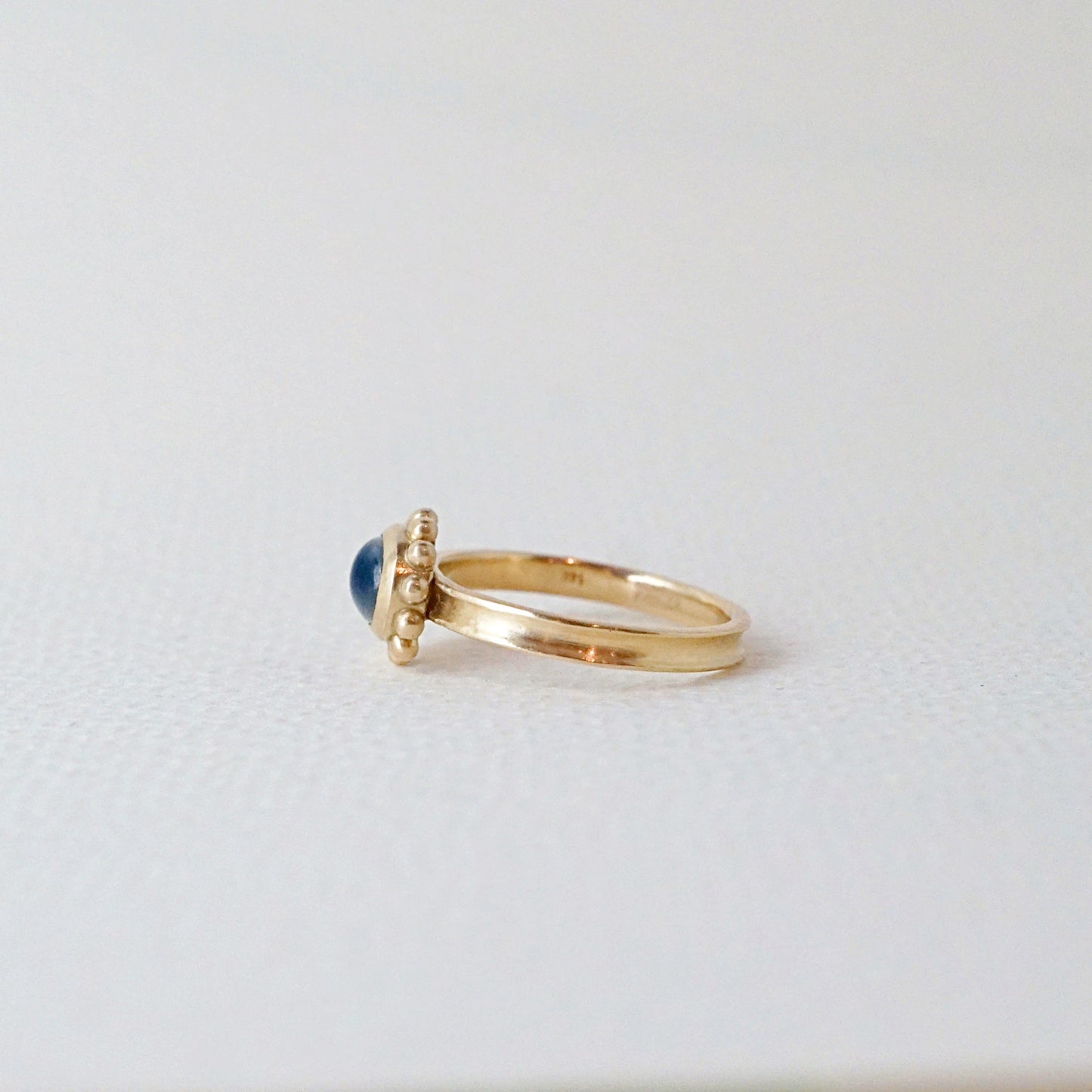 Nova ring with Sapphire