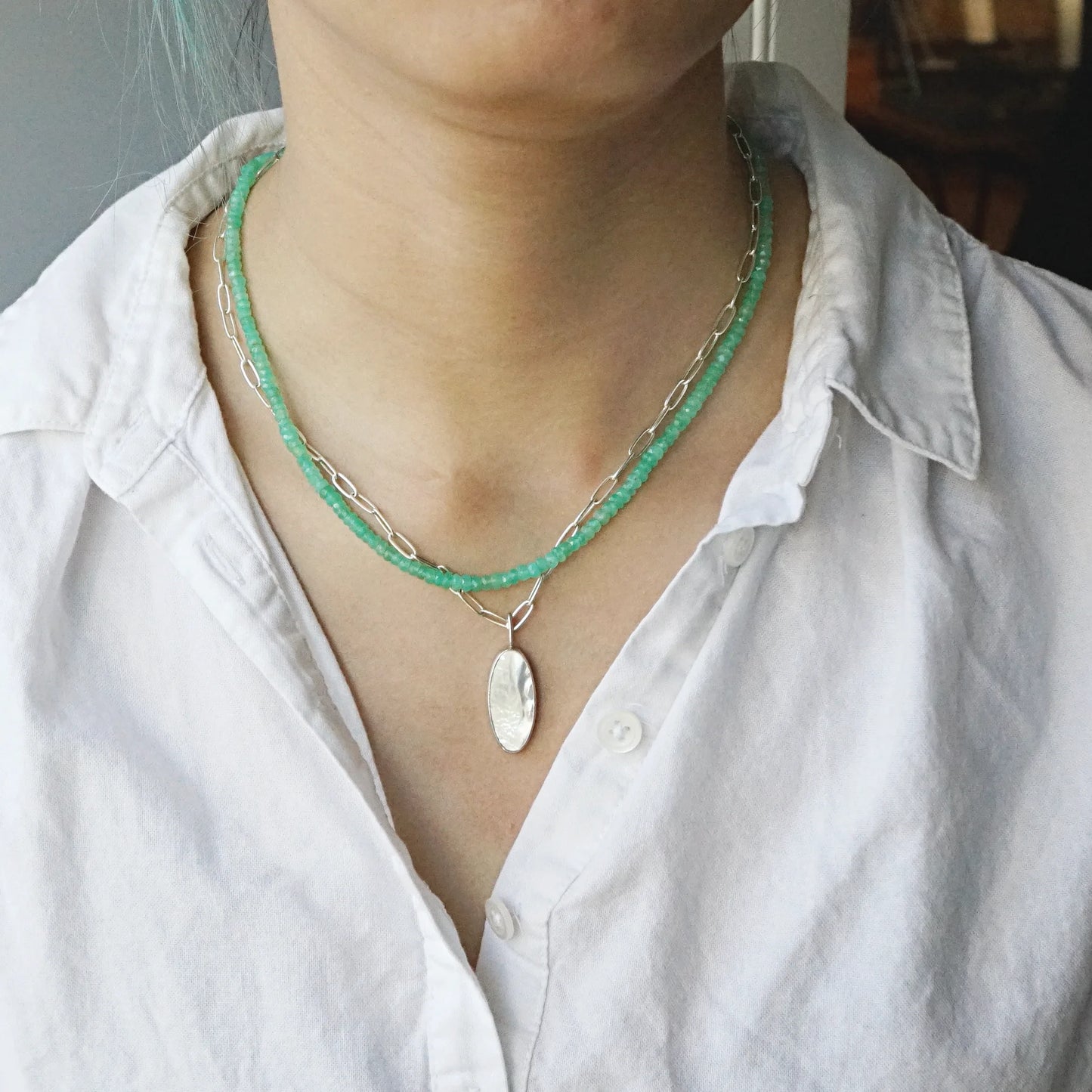Oval Mother of Pearl Pendant Necklace