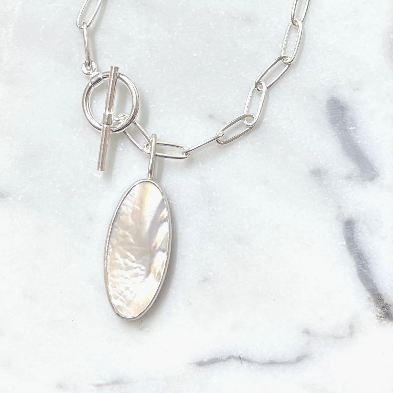 Oval Mother of Pearl Pendant Necklace