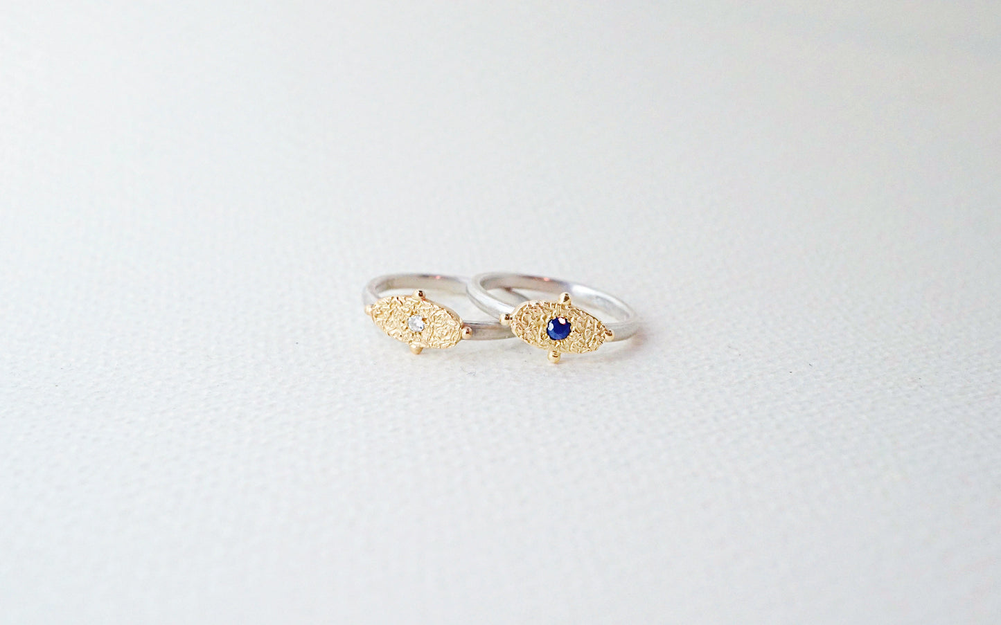Textured signet ring