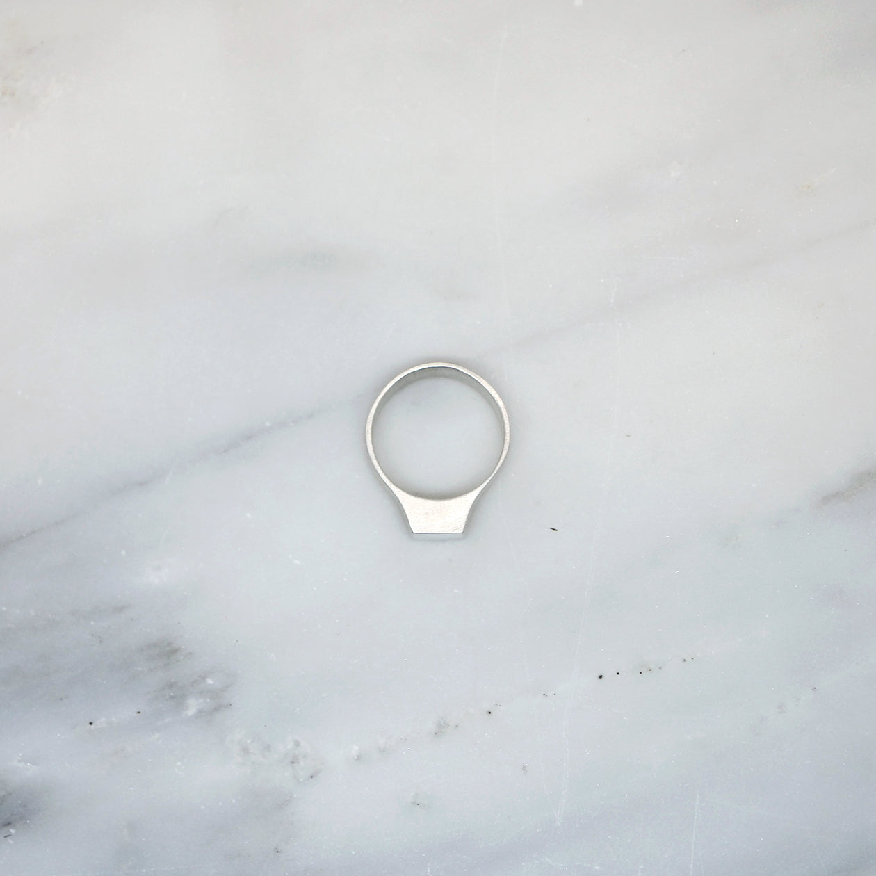 Square signet ring