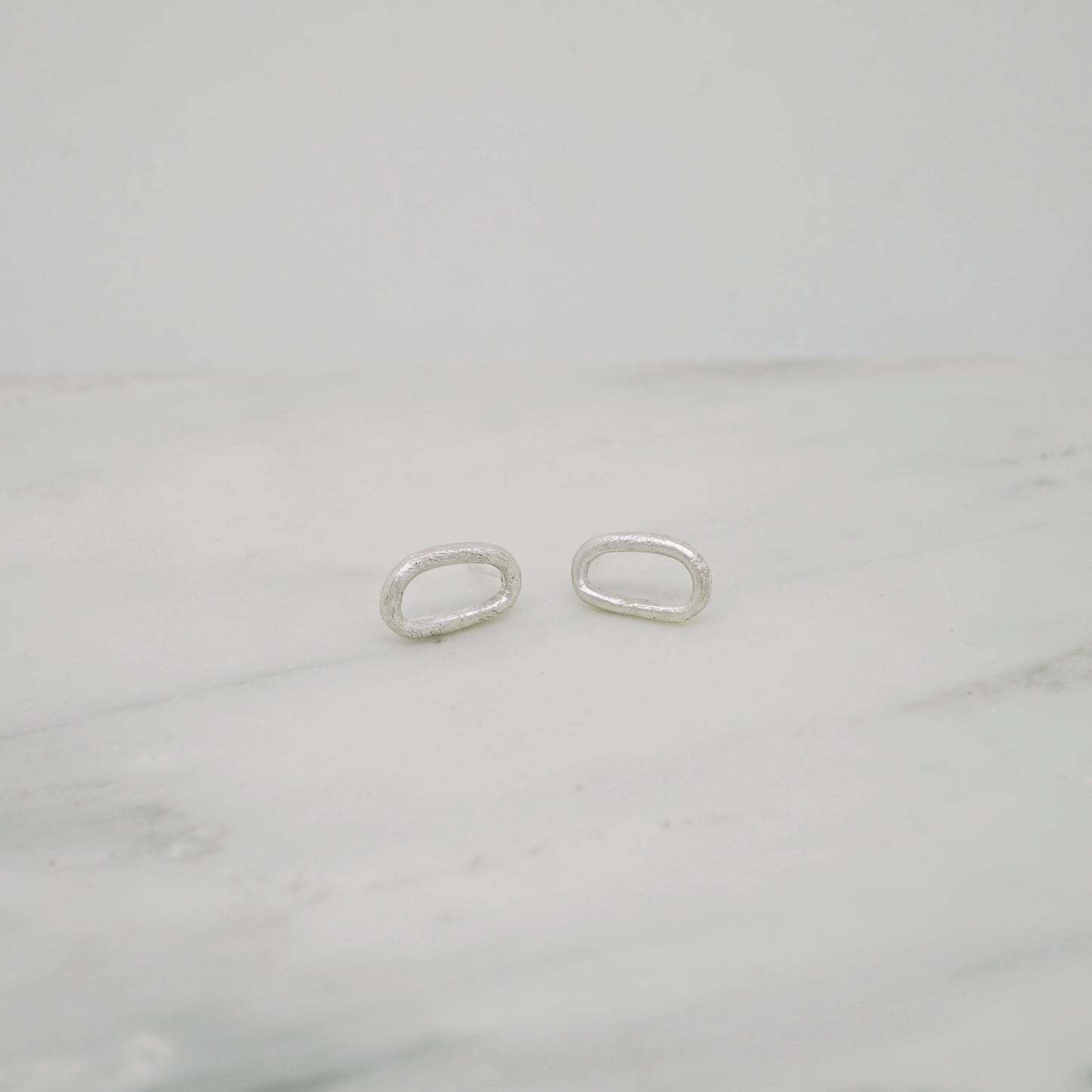 Bold chain earrings-single