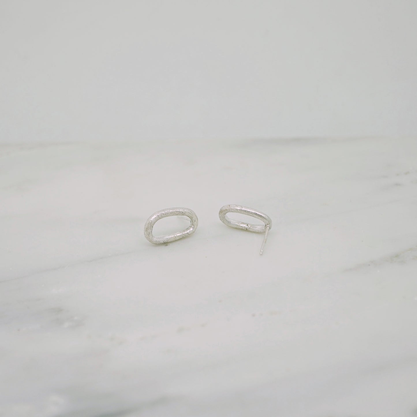 Bold chain earrings-single