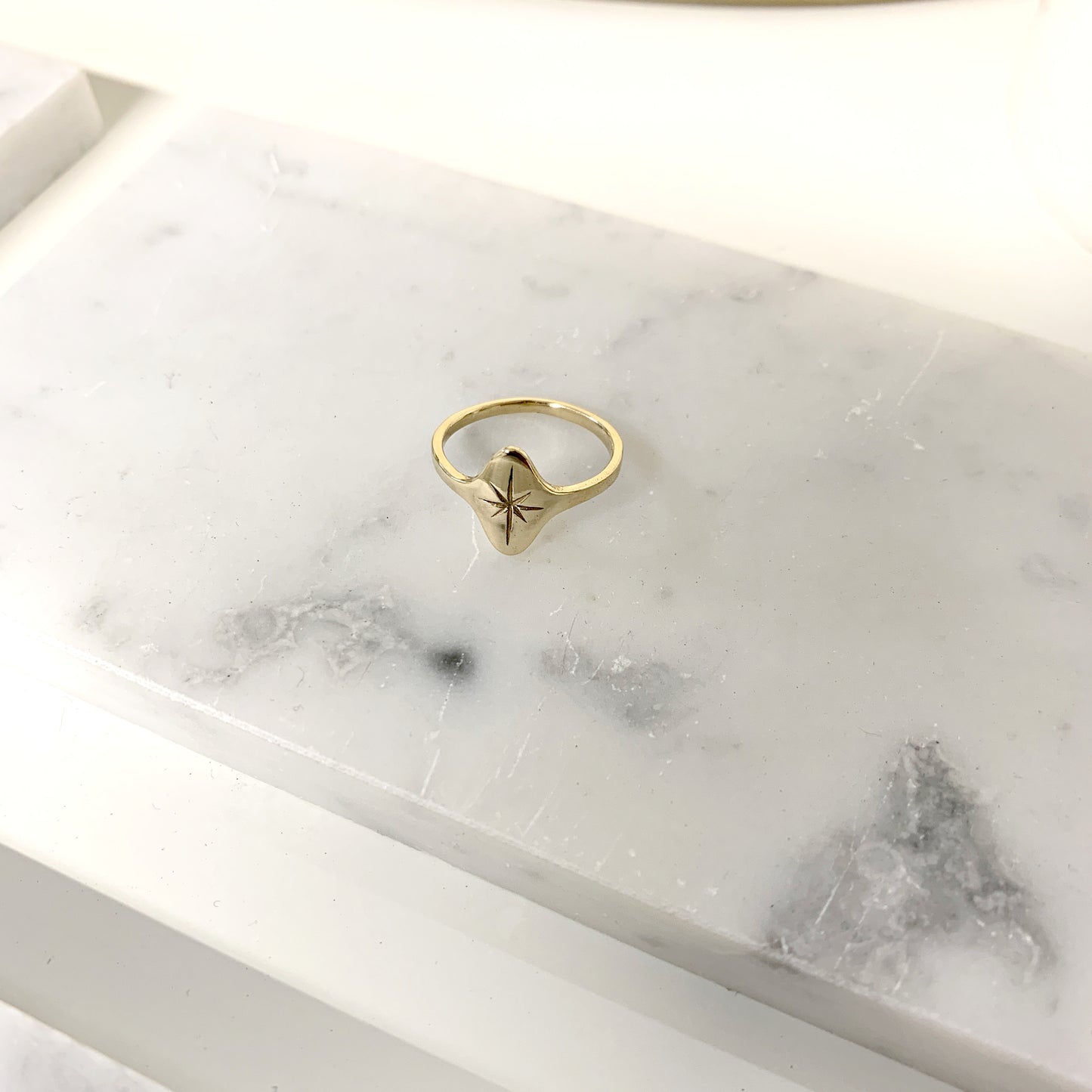 Étoile Signet Ring in 14k Gold Polished Finish