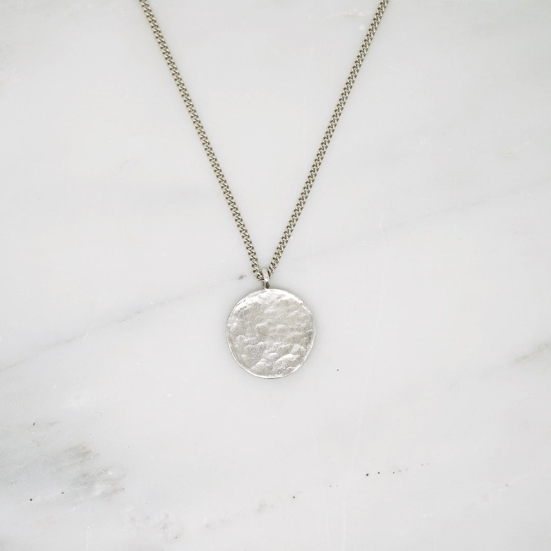 Hammered medalion necklace