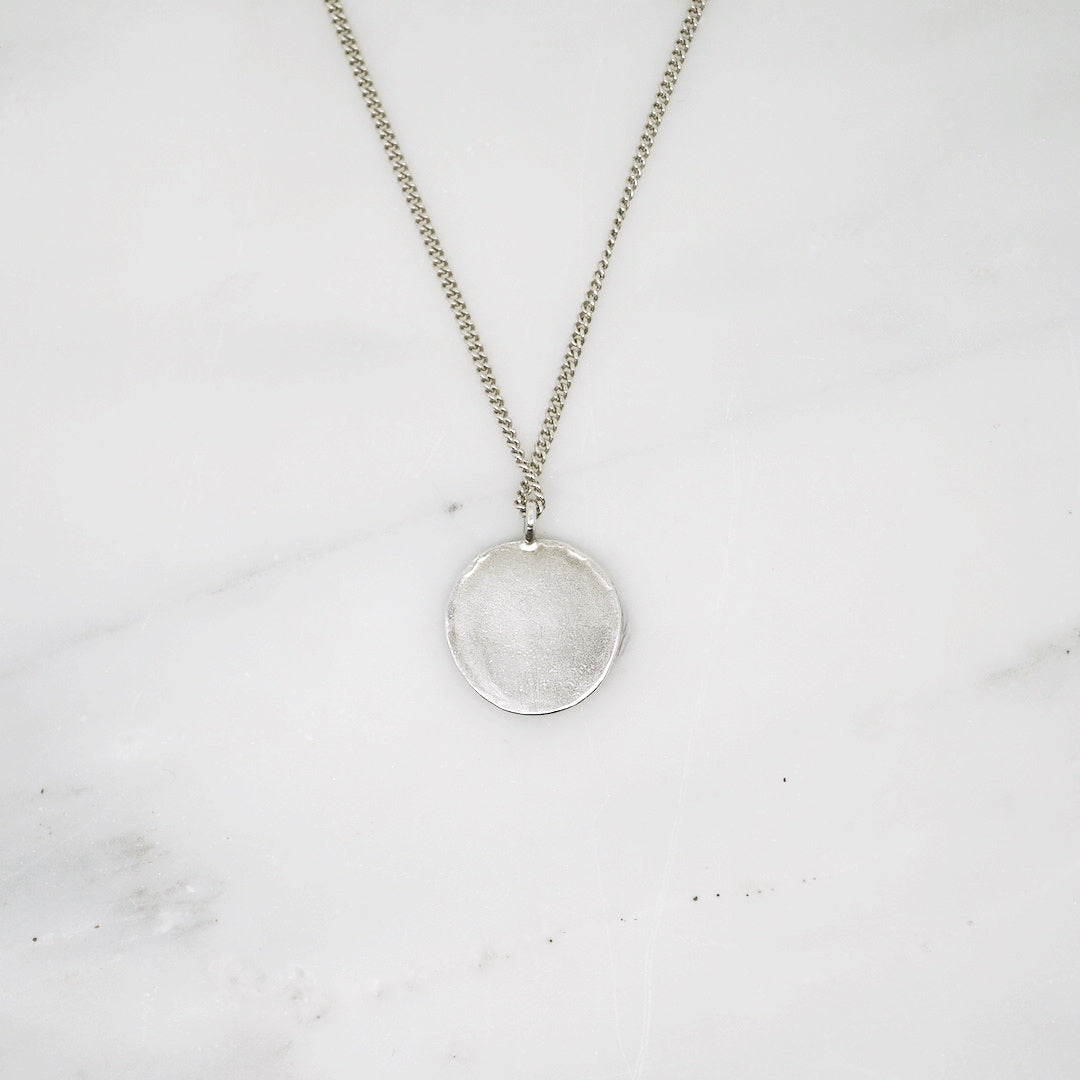 Hammered medalion necklace