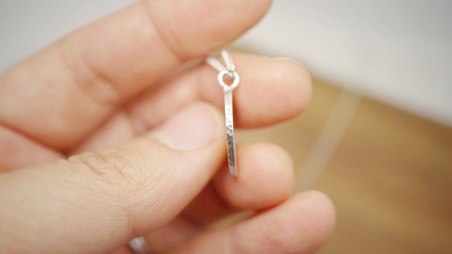 Hammered medalion necklace