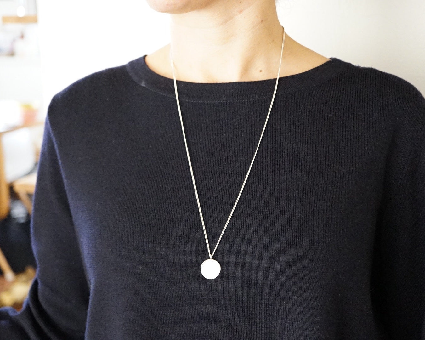 Hammered medalion necklace