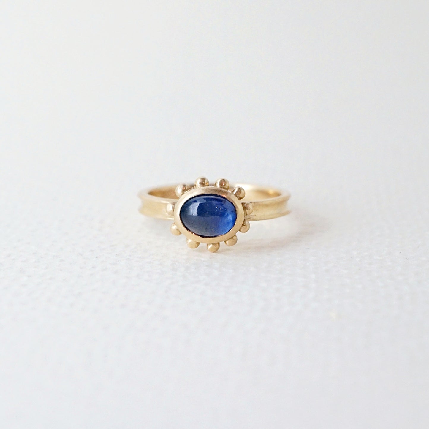 Nova ring with Sapphire