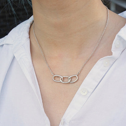 Bold chain pendant necklace