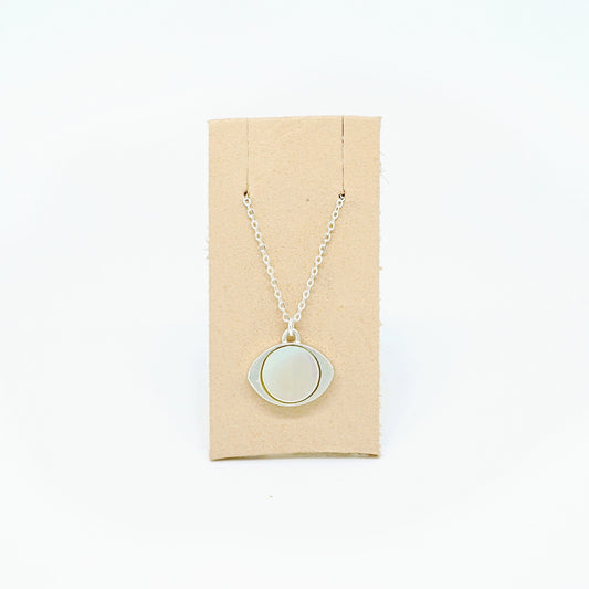 Mother of pearl eye pendant necklace