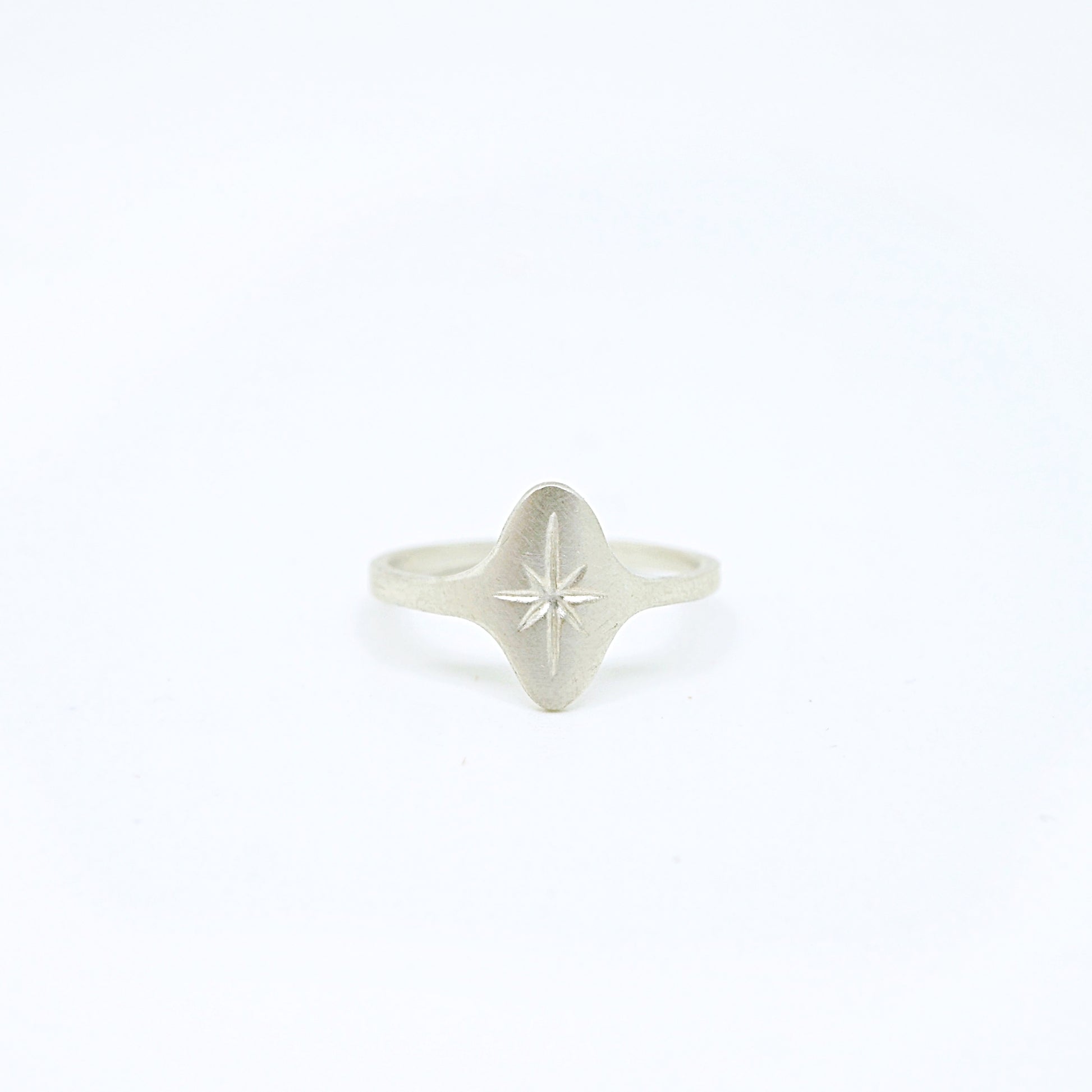 Étoile signet ring in Sterling Silver