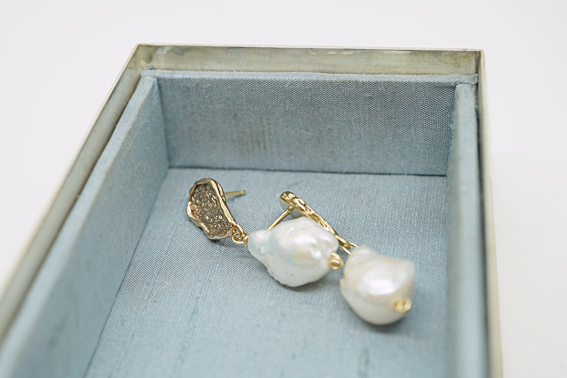 Textured nugget earring with Baroque pearls-silver