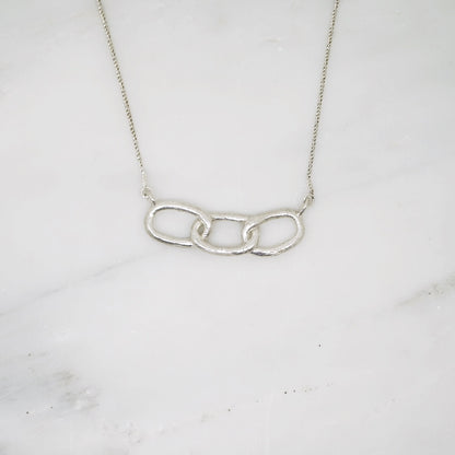 Bold chain pendant necklace