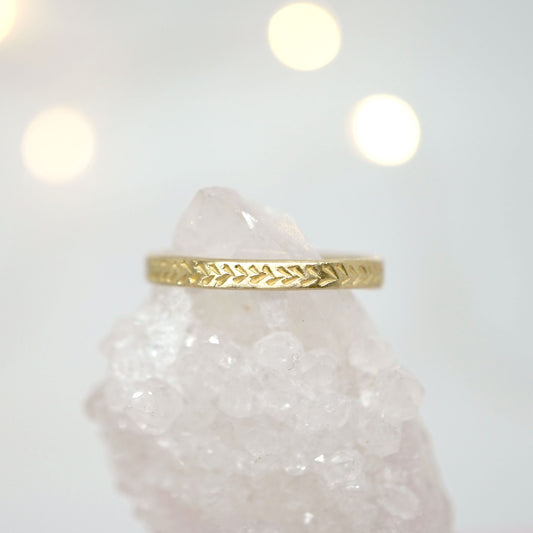 Feather Engraving Ring in 14k gold