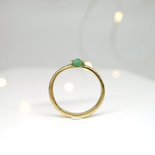 Load image into Gallery viewer, Emerald solitaire ring with details in 14k gold
