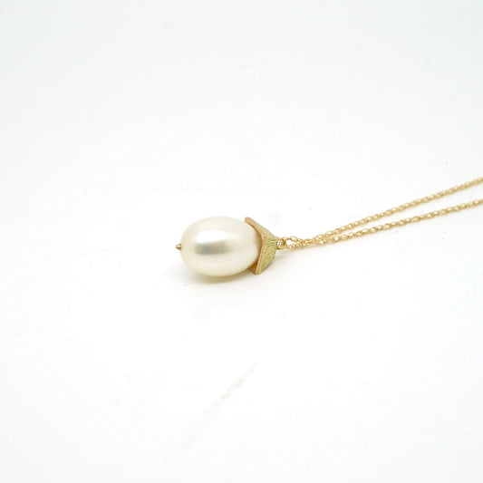 Pearl Necklace with Textures in 14k Gold