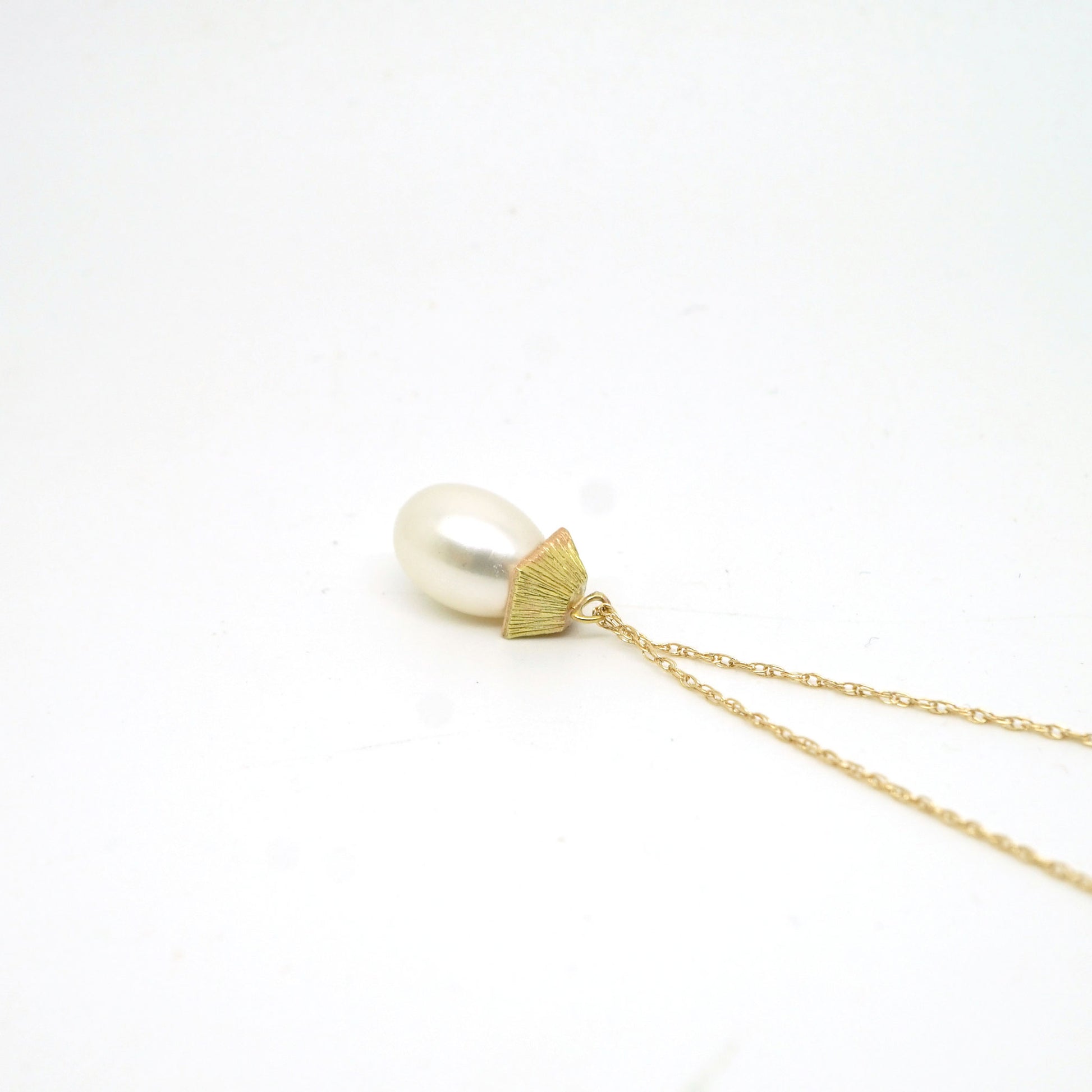 Pearl Necklace with Textures in 14k Gold