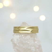 Load image into Gallery viewer, Band with river textures in 14k gold
